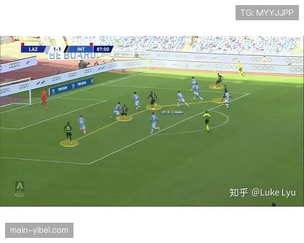 深度战术复盘:解析AC米兰如何通过中场绞杀战术遏制了拜仁的进攻组织 深度战术复盘:解析AC米兰如何通过中场绞杀战术遏制了拜仁的进攻组织