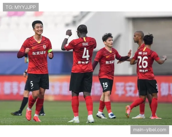 【2026年4月中超联赛·赛前·动态消息：受天气影响，长春亚泰队赛前适应训练改为室内进行